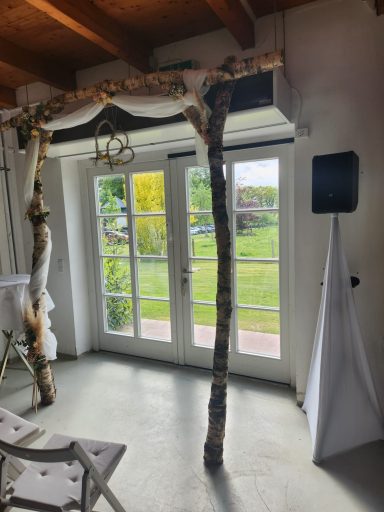 Dezente Tonausstattung für die Freie Trauung mit einem Akku Lautsprecher - Rittergut Valenbrook